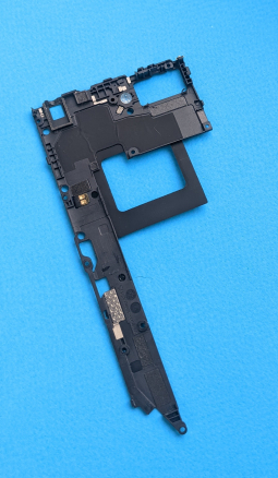 Средняя часть корпуса BlackBerry Key2 (антенна NFC и сети GSM) - фото 2