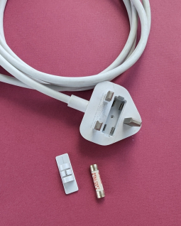 Cable Apple 05 B622   0168 3A 250V