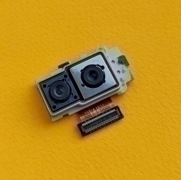 Камера LG V40 має основну подвійну.