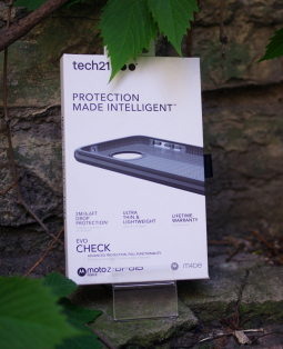 Чехол Motorola Moto Z Force Tech21 Evo Check чёрный - фото 4