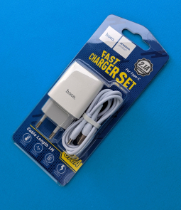 Зарядное устройство на 1 порт Hoco C72A + USB кабельType-C (2.1A)