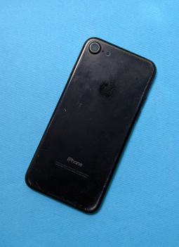 Кришка (корпус) Apple iPhone 7 чорний С-сток