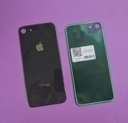 Кришка Apple iPhone 8 чорна