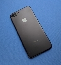 Корпус кришка Apple iPhone 7 Plus чорний (А сток)