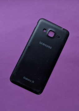 Кришка Samsung Galaxy J3 (2016) j320 чорна B-сток