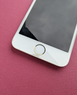 Дисплей (екран) Apple iPhone 5s (B-сток) білий оригінал з розборки + кнопка і верхній шлейф (невеликий скол) - фото 2