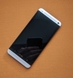 Дисплей (екран) HTC One M7 сріблястий (B-сток)