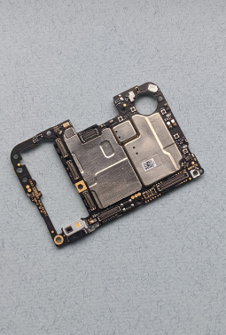 Материнська плата Huawei P30 6/128 ГБ (не працює GPS і Wi-Fi) пошкоджена