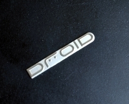 Логотип Motorola Droid Turbo 2 на задній панелі
