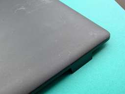 Top Chassis Dell 3420 Cracked 2